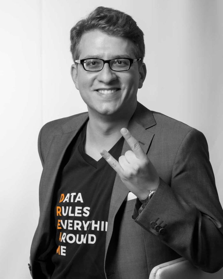 RaulGlavan_TShirt_schwarzweiss_orange_klein_web