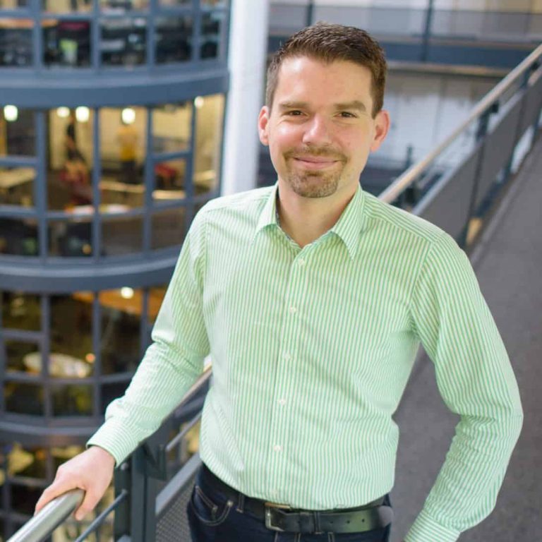 ee0c2c5485b0-Theobalt_Portrait_Stehend_Cropped_Square-e1541007426226