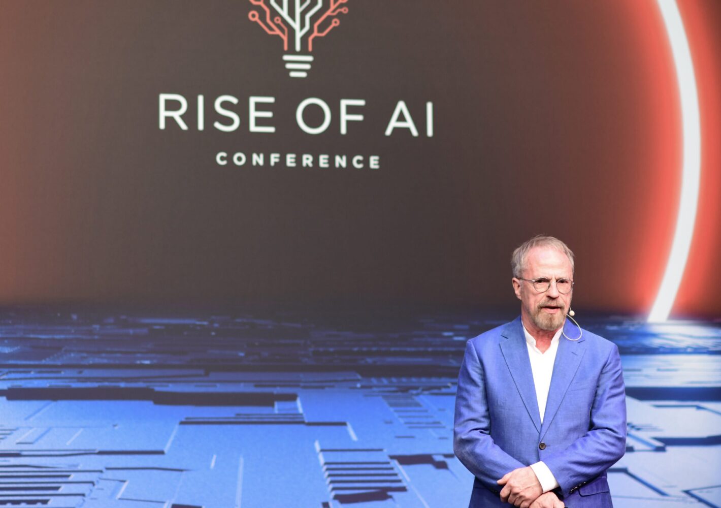 Rise_of_AI_Conference_2023_by-Thomas-Tiefseetaucher_2944-scaled