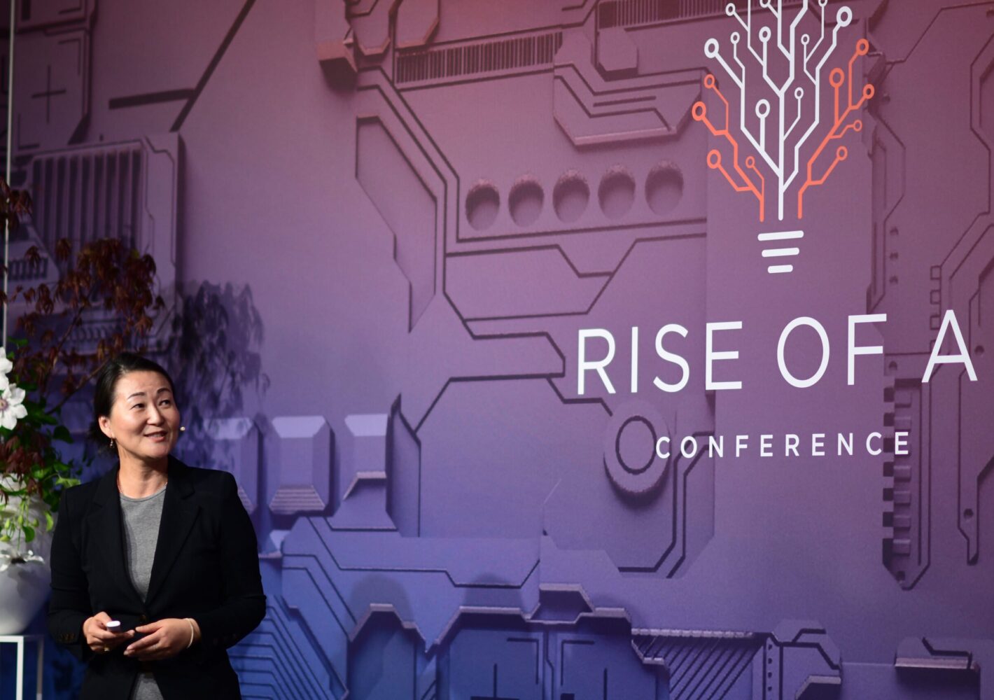 Rise_of_AI_Conference_2023_by-Thomas-Tiefseetaucher_3776-scaled