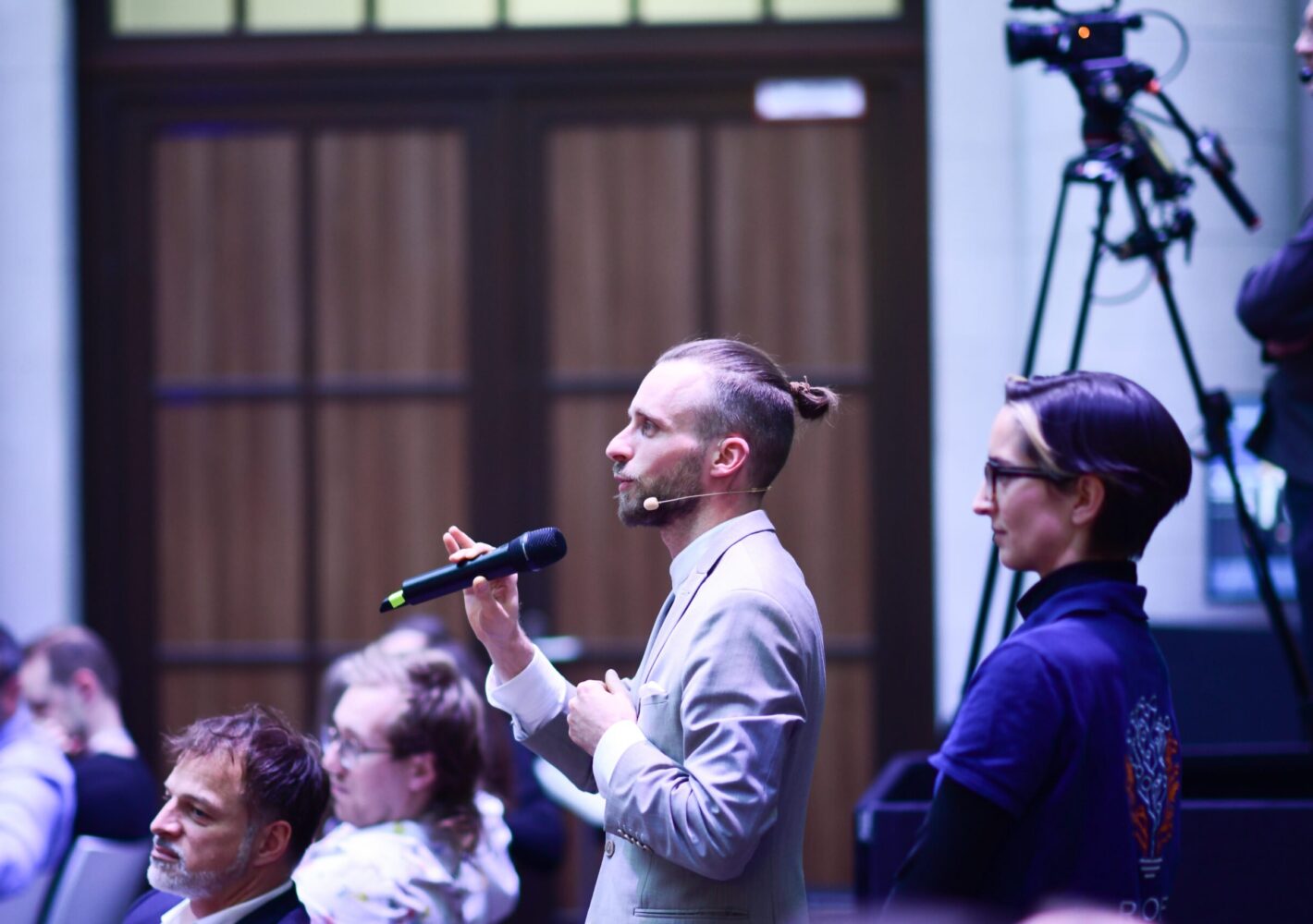 Rise_of_AI_Conference_2023_by-Thomas-Tiefseetaucher_4416-scaled